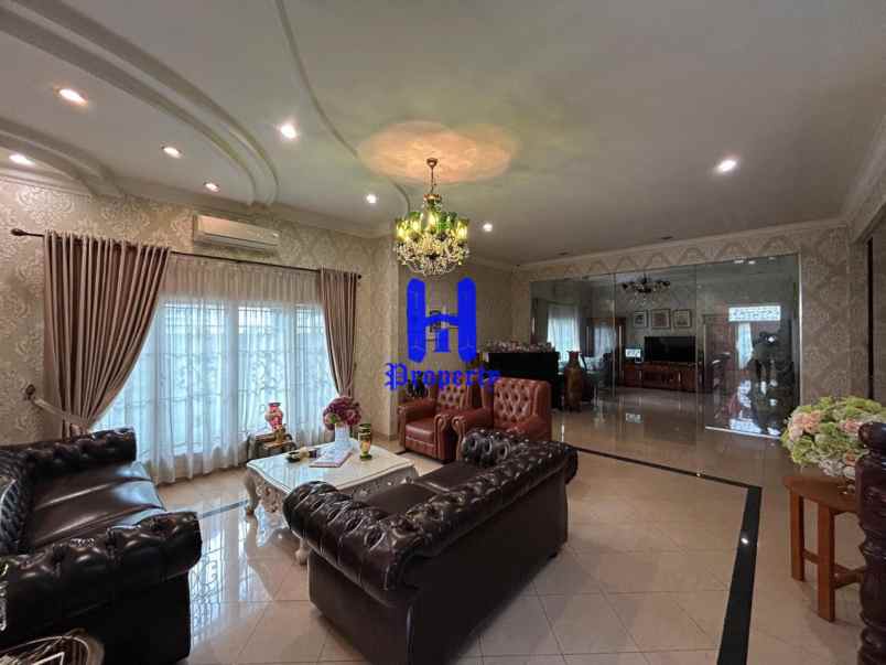 dijual rumah komplek griya riatur jalan