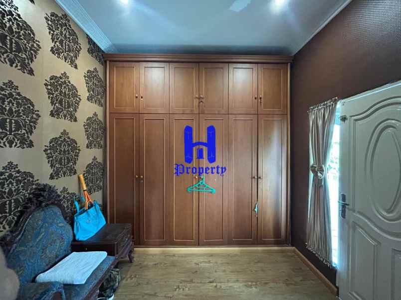 dijual rumah komplek griya riatur jalan