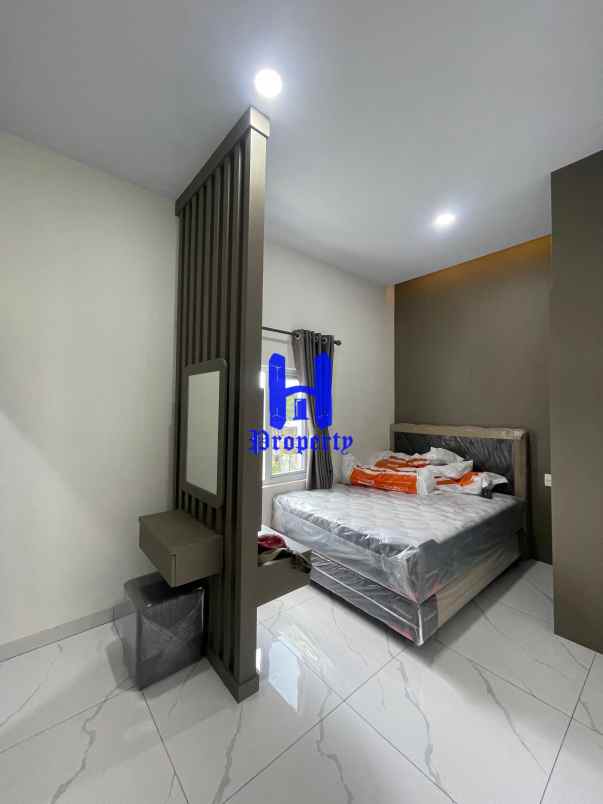 dijual rumah komplek kirribili jalan