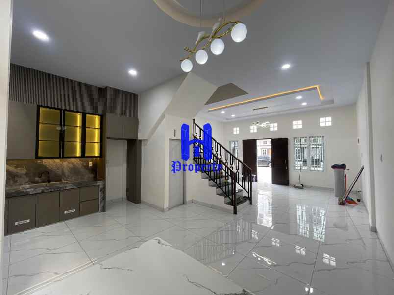 dijual rumah komplek kirribili jalan