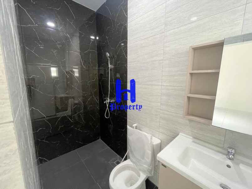 dijual rumah komplek kirribili jalan