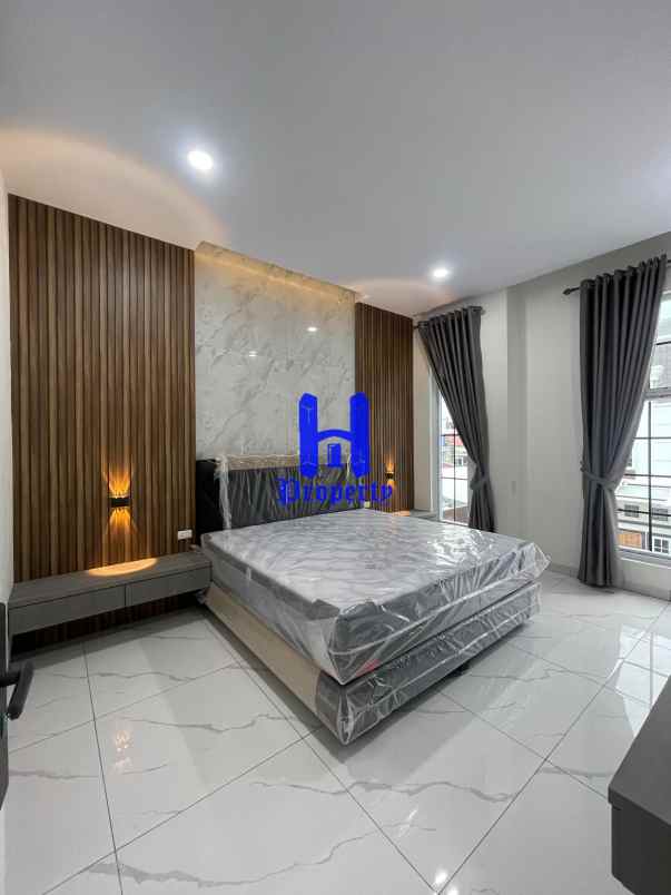 dijual rumah komplek kirribili jalan