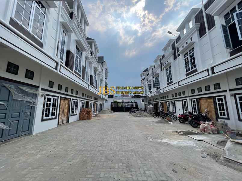 dijual rumah komplek kirribili jalan
