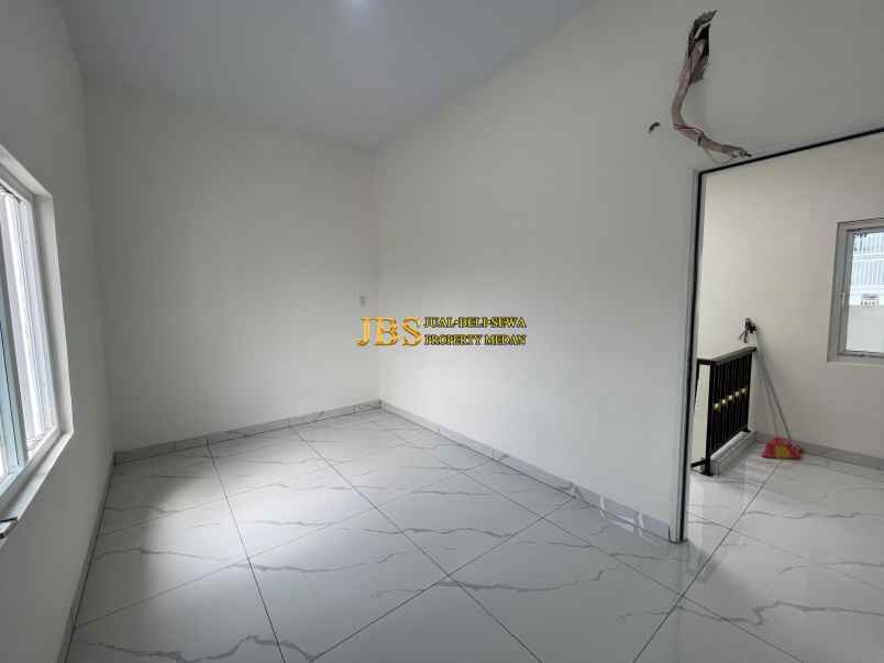 dijual rumah komplek kirribili jalan