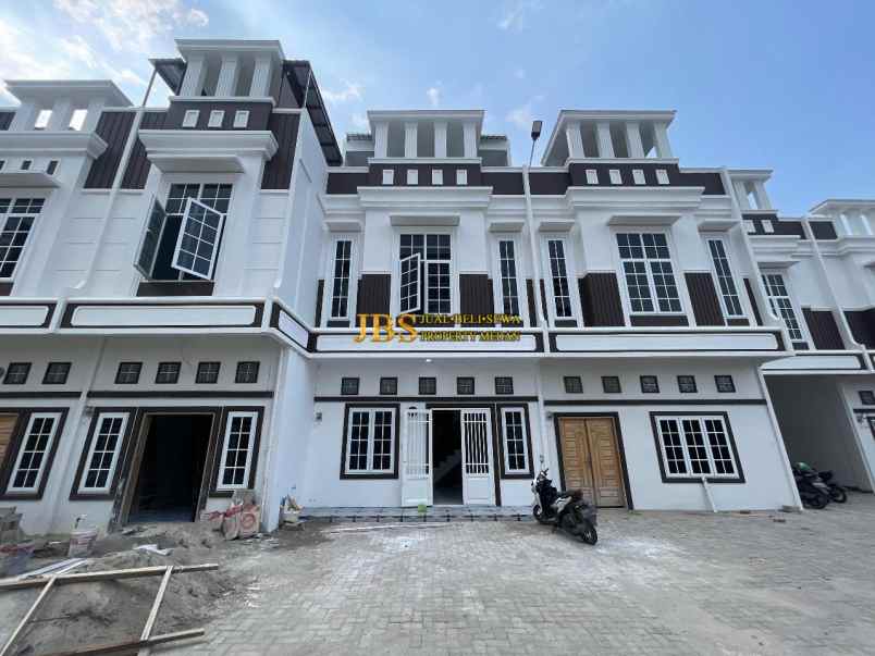 dijual rumah komplek kirribili jalan