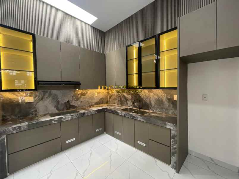 dijual rumah komplek kirribili jalan