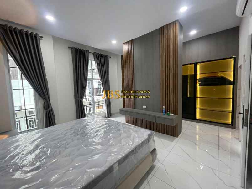 dijual rumah komplek kirribili jalan