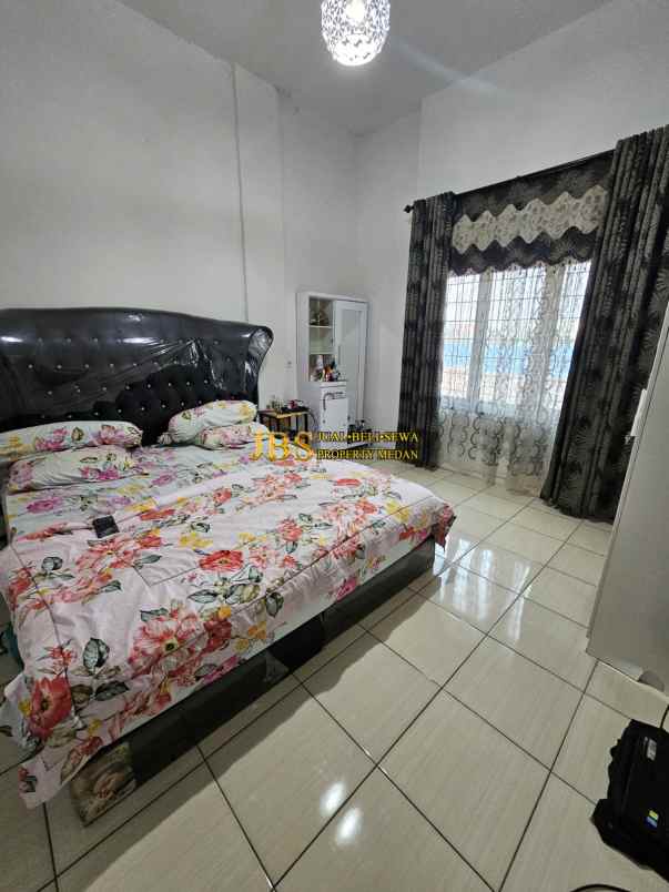 dijual rumah komplek sekip regency