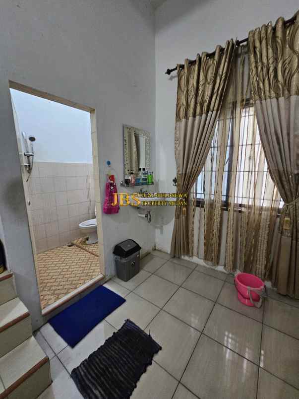 dijual rumah komplek sekip regency