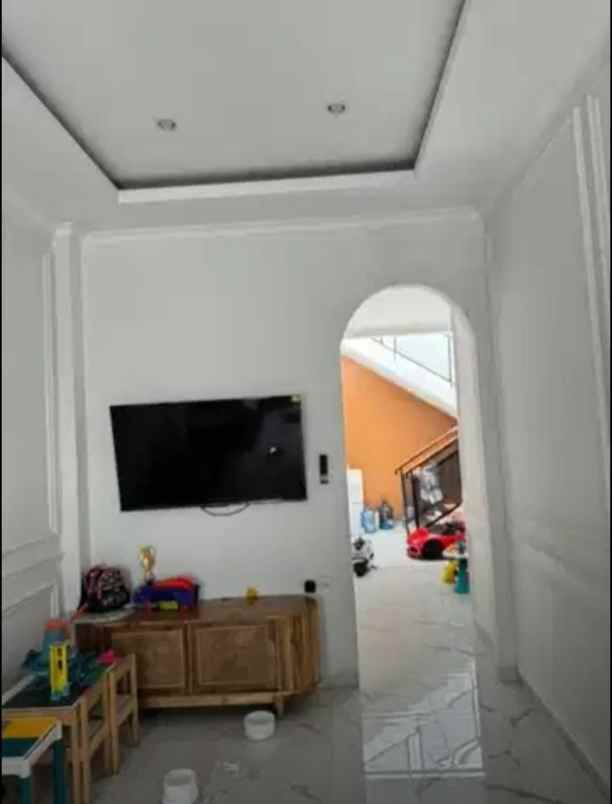 dijual rumah komplek taman buaran indah