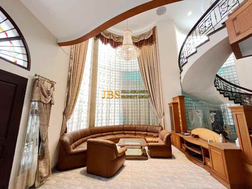 dijual rumah komplek taman polonia 5