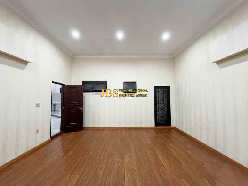 dijual rumah komplek taman polonia 5
