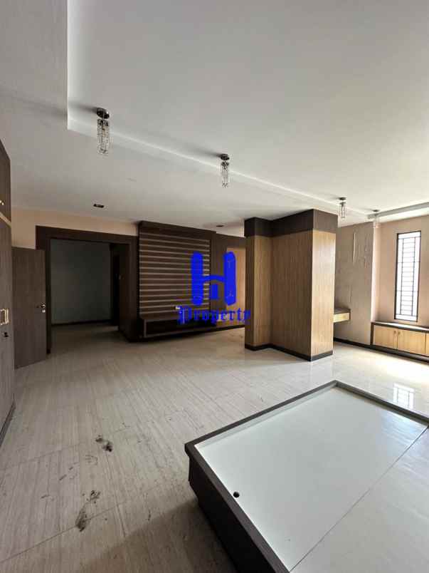 dijual rumah komplek taman timor raya