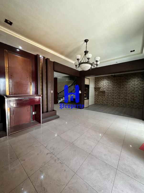 dijual rumah komplek taman timor raya