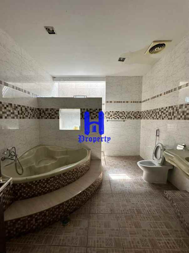 dijual rumah komplek taman timor raya