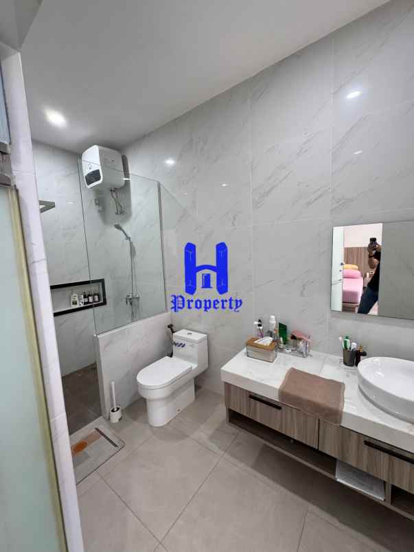 dijual rumah komplek villa rukun mas