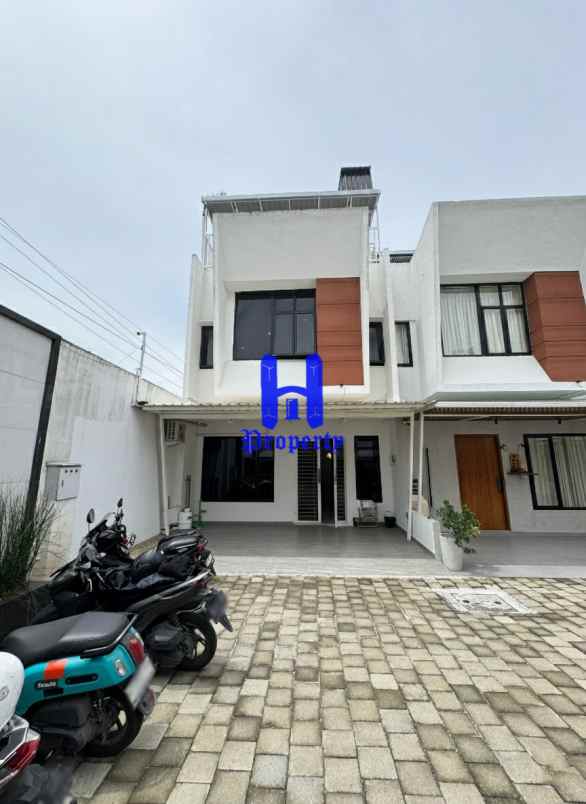 dijual rumah komplek villa rukun mas