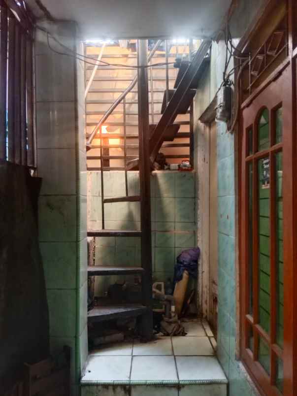 dijual rumah kosong pulogadung