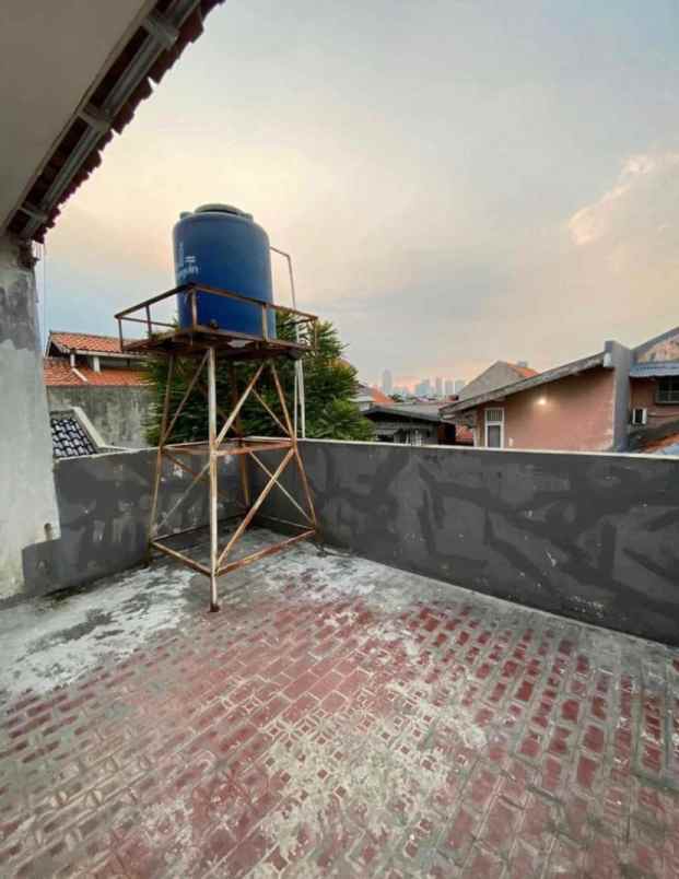 dijual rumah kost strategis di blok a jaksel