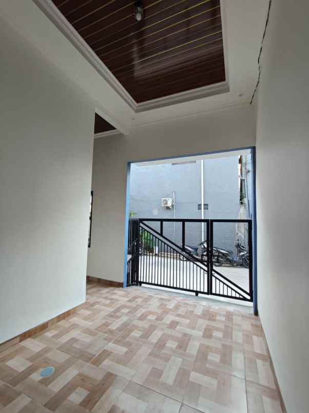 dijual rumah kota harapan indah bekasi