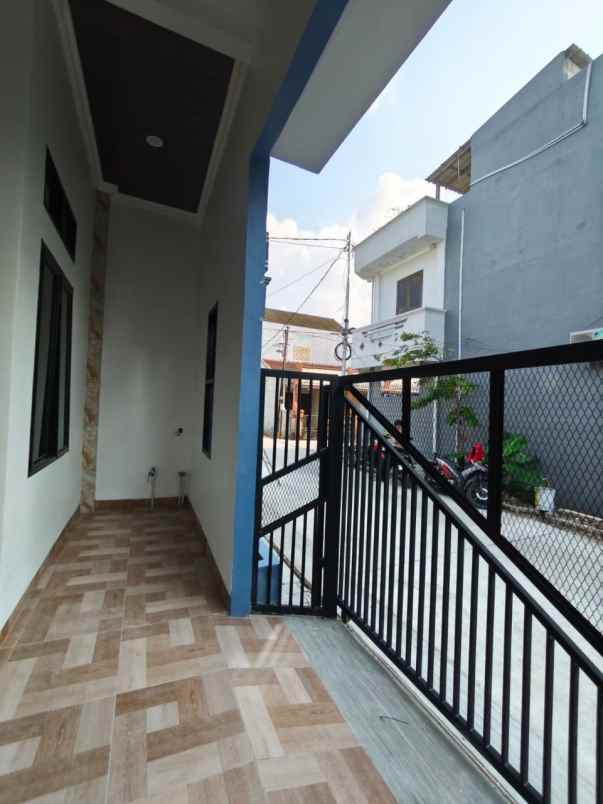 dijual rumah kota harapan indah bekasi