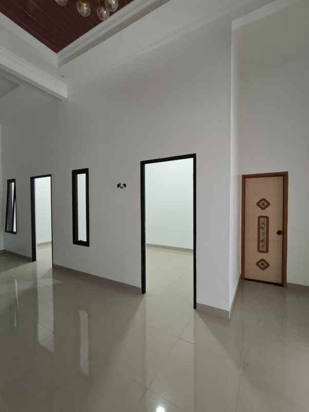 dijual rumah kota harapan indah bekasi