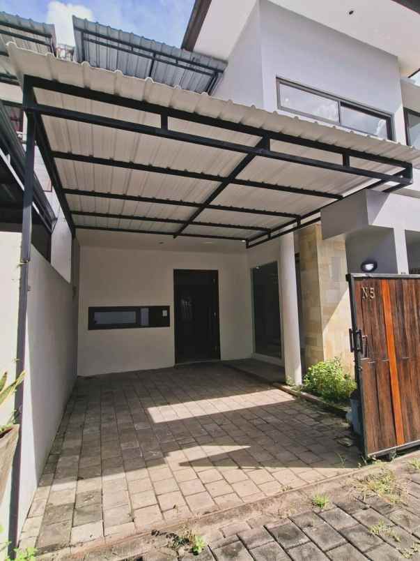 dijual rumah lantai 2 lokasi jalan tukad badung renon