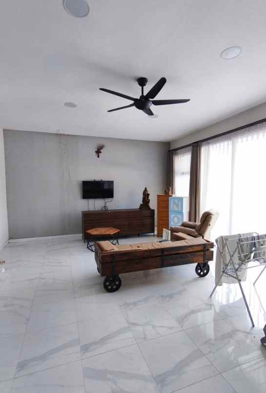 dijual rumah lebak arum