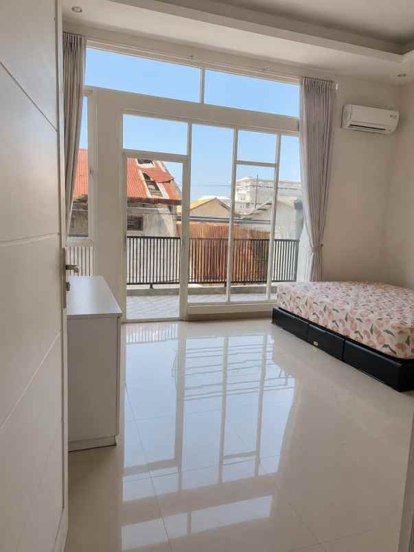 dijual rumah lebak jaya