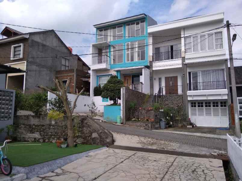 dijual rumah lembang bandung barat