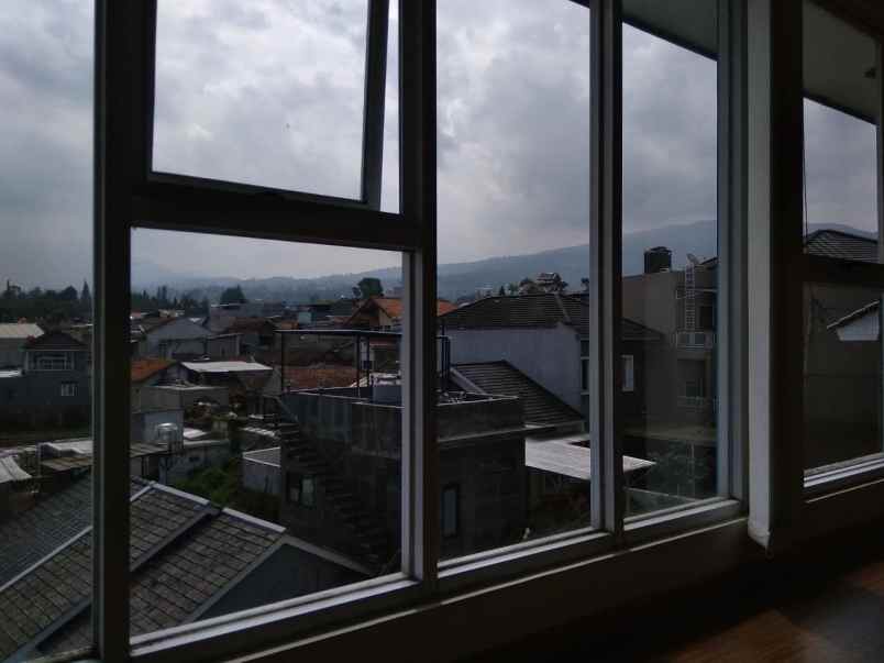 dijual rumah lembang bandung barat