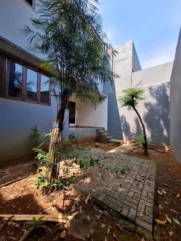 dijual rumah lokasi meruya jakarta barat