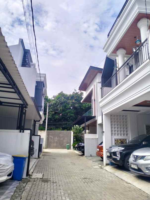 dijual rumah m kahfi 1 jagakarsa