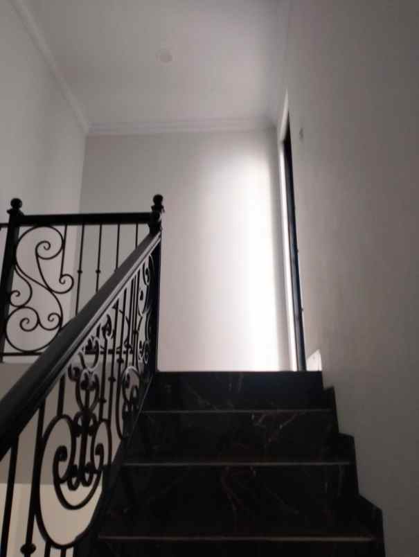 dijual rumah m kahfi 1 jagakarsa