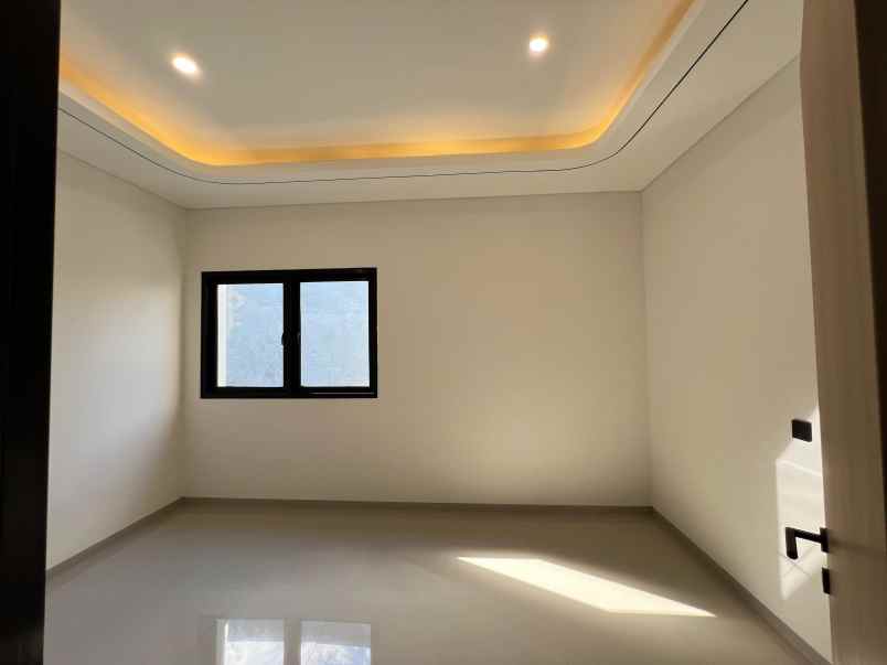 dijual rumah manukan lor