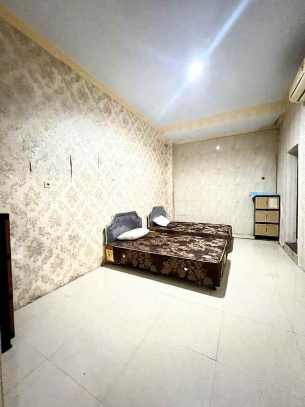 dijual rumah medokan