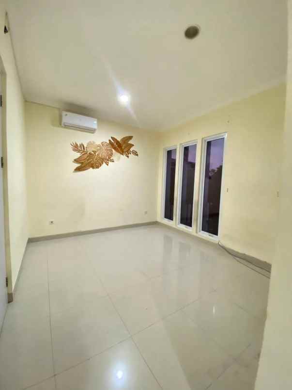 dijual rumah mewah di grand wisata bekasi