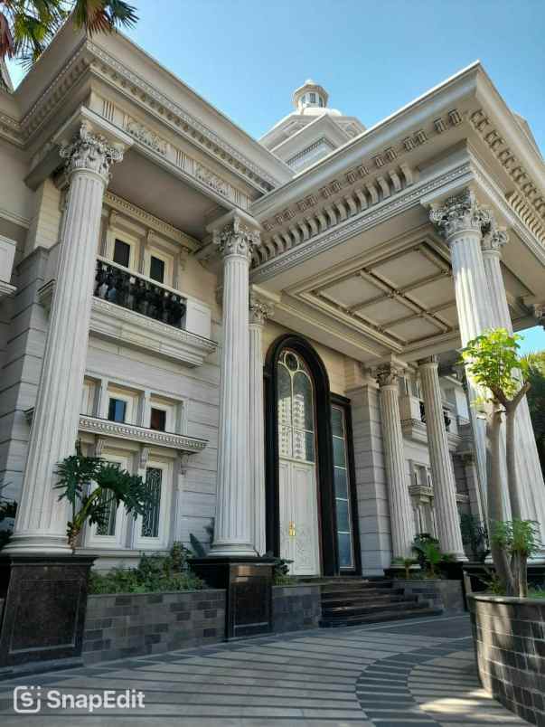 dijual rumah mewah di pakuwon indah surabaya