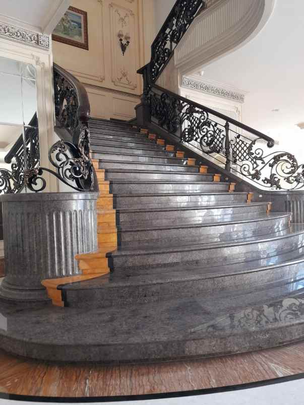 dijual rumah mewah di pakuwon indah surabaya