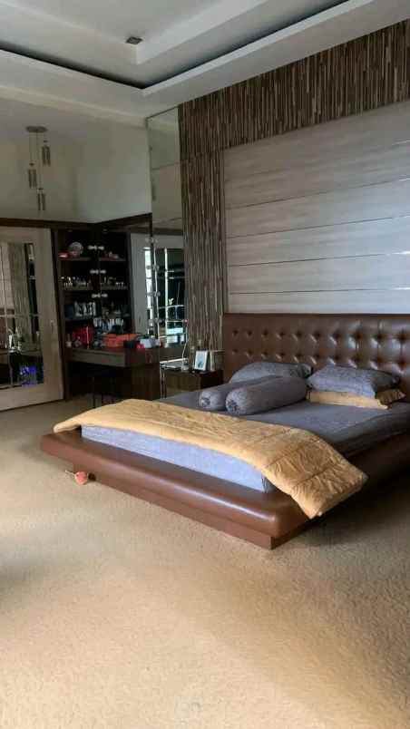 dijual rumah mewah lokasi soekarno hatta kota malang