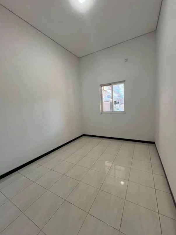 dijual rumah mojo gubeng