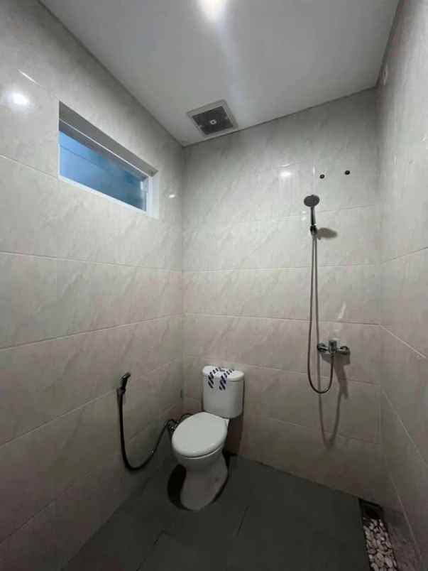 dijual rumah mojo gubeng
