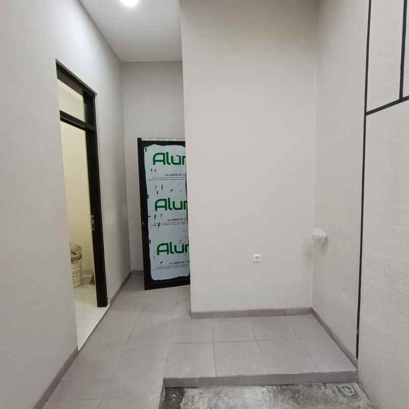 dijual rumah mulyosari