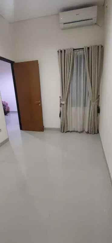 dijual rumah mungil di bintaro terrace dalam cluster