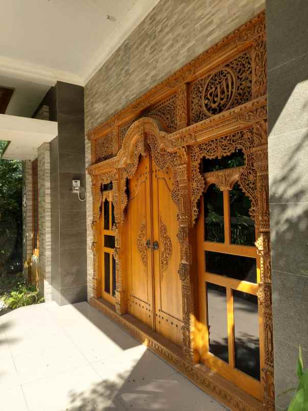 dijual rumah ngemplak