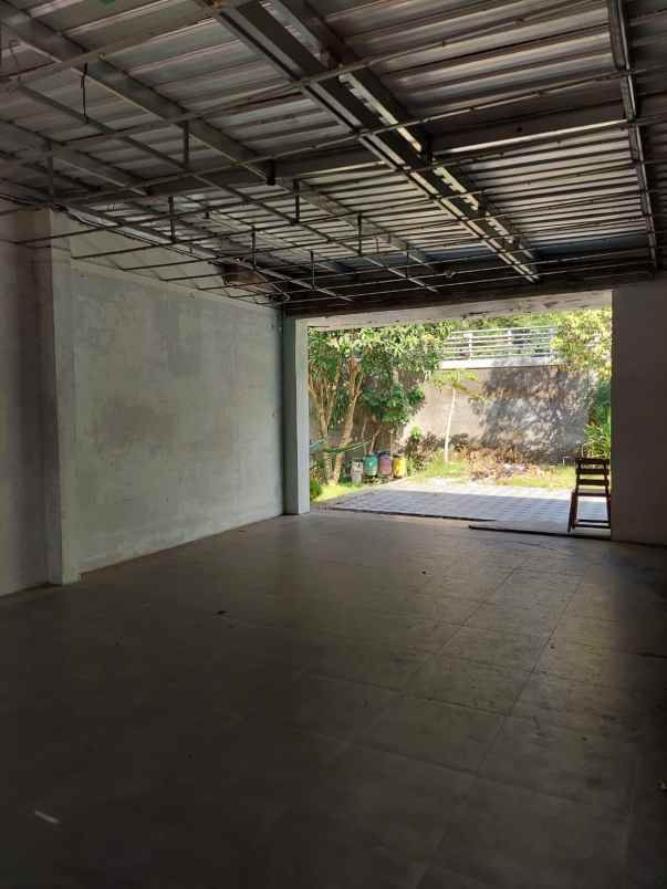 dijual rumah ngemplak