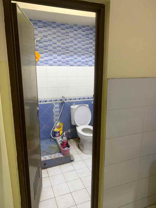 dijual rumah nirwana eksekutif