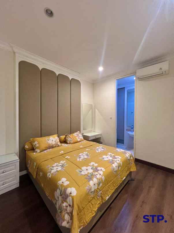 dijual rumah pakuwon city