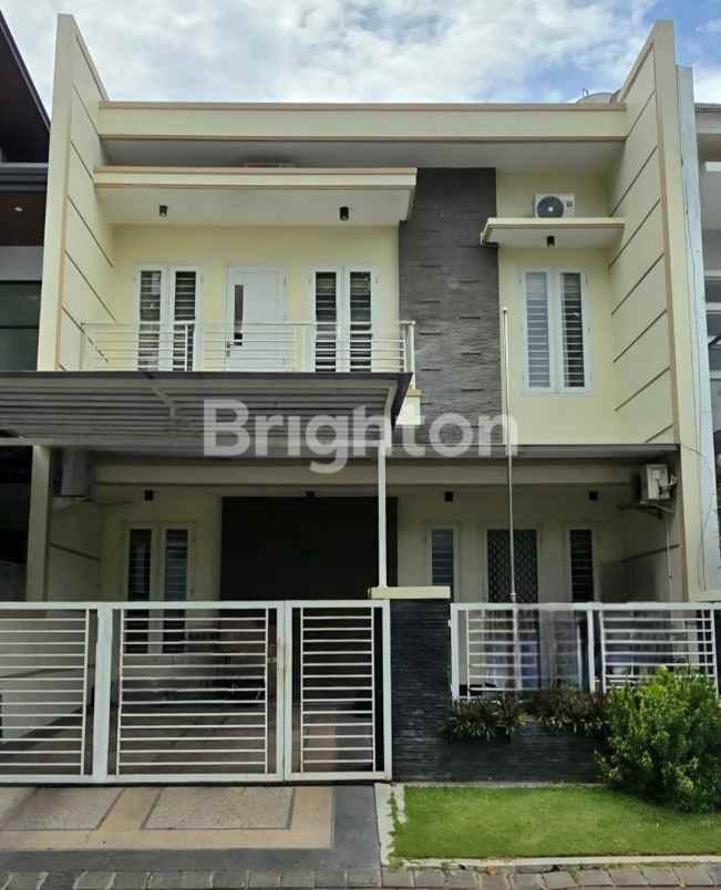 dijual rumah pakuwon city