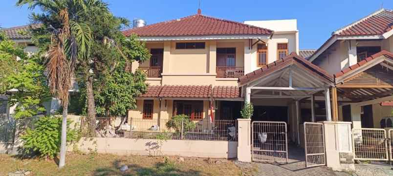 dijual rumah pakuwon city